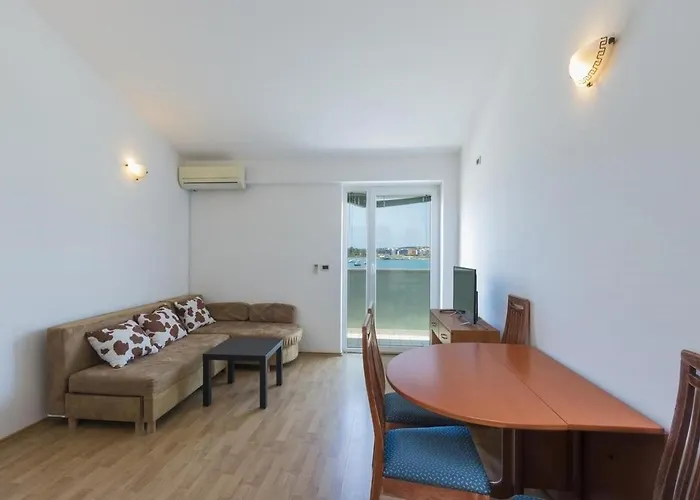 Appartement By The Sea - 23096 *